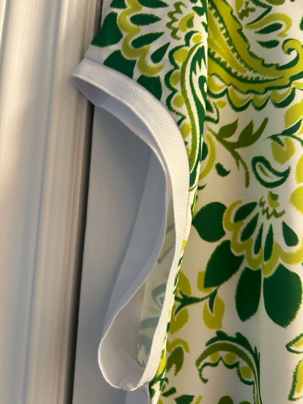 LAURA PLUS V-Neck Short Sleeve Tie-Hem Tee in Green & White - Picture 4 of 5